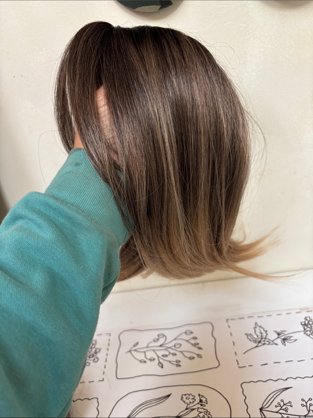 Natural Brown Short Layered Women's Wig with Subtle Highlights